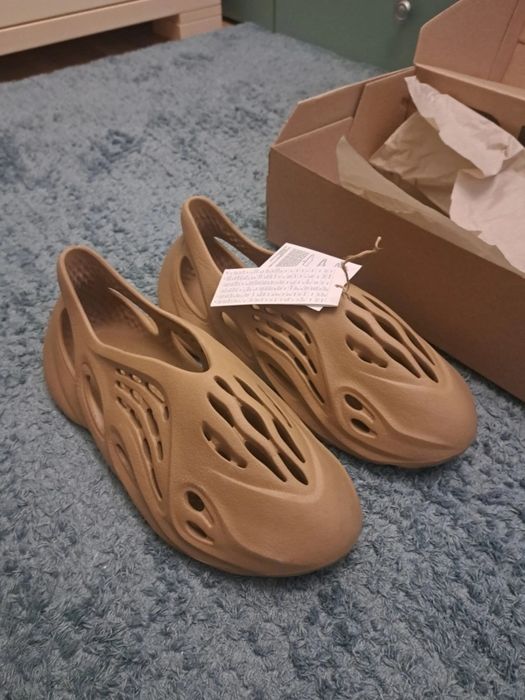 Yeezy foam RNR bej