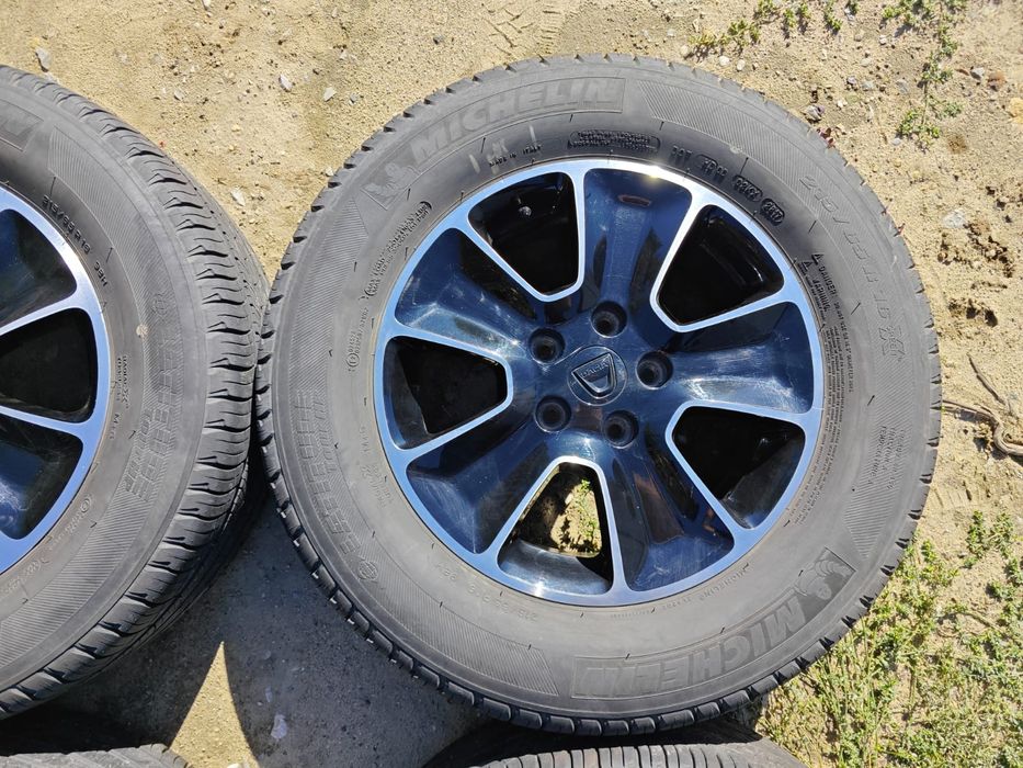 Jante Originale din Aluminiu de Dacia Duster M+S pe 16" pe Negru