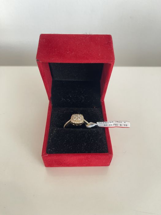 Inel cu diamante F VS aur18K , 3.33gr