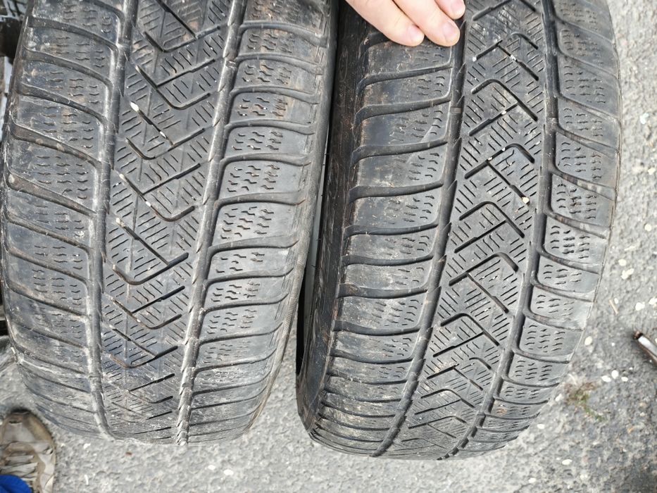 Vând 4 jante aliaj R18 pt VW Tiguan cu 4 anvelope de Iarna 225.55.18