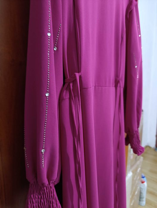 Розова Дълга рокля с дълги ръкави