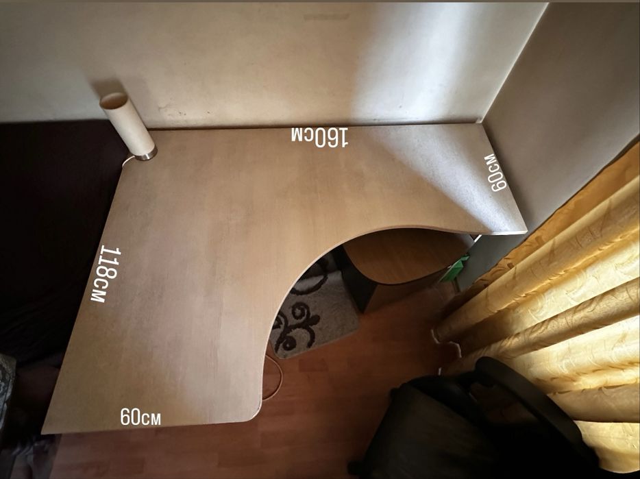 Бежаво ъглаво бюро