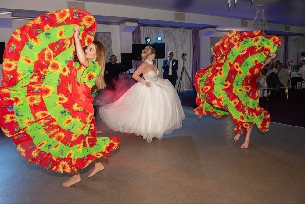 Dansatori Evenimente , petreceri private , botezuri