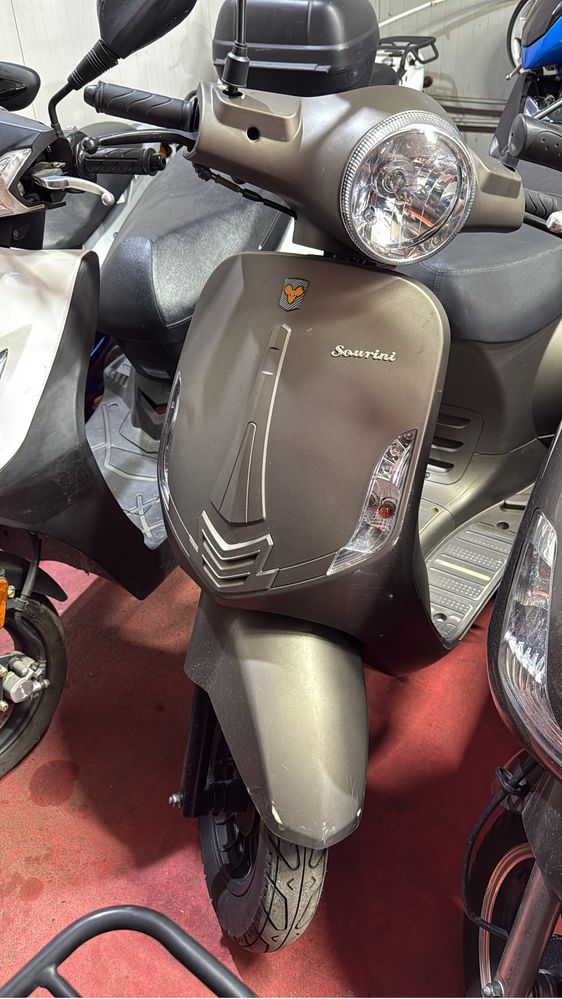 Inchiriez scuter delivery fara permis / Glovo/tazz for rent scooter
