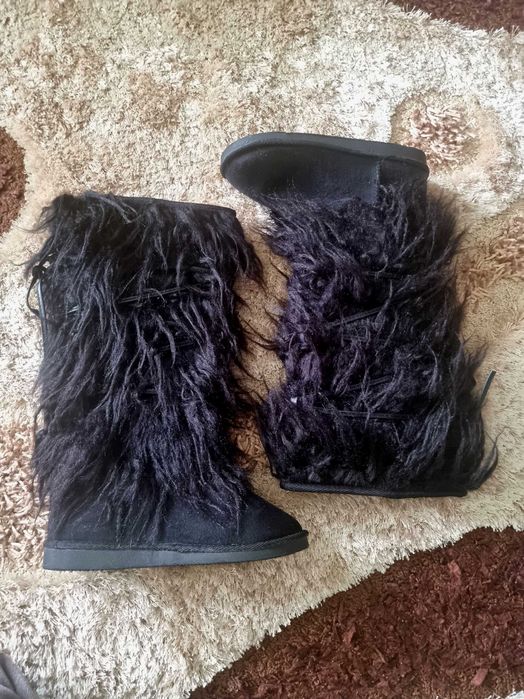 Cizme tip ugg deosebite