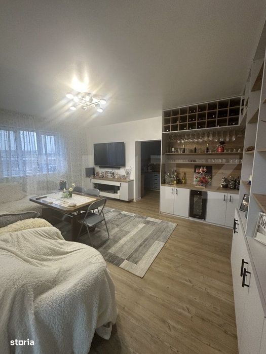 Casa tip duplex cu 3 camere, 125 mp, 270 mp curte, zona Amatiului