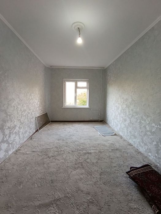 Продаёца 1 комнатная квартира Чирчик 8 микрараён