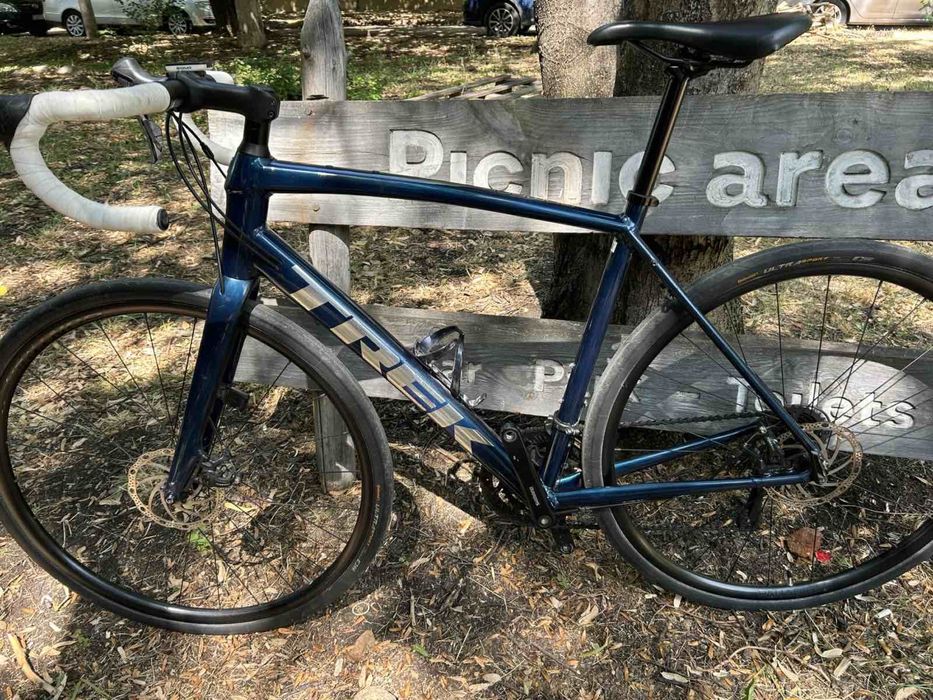 Шосеен велосипед Trek Dommane 2022