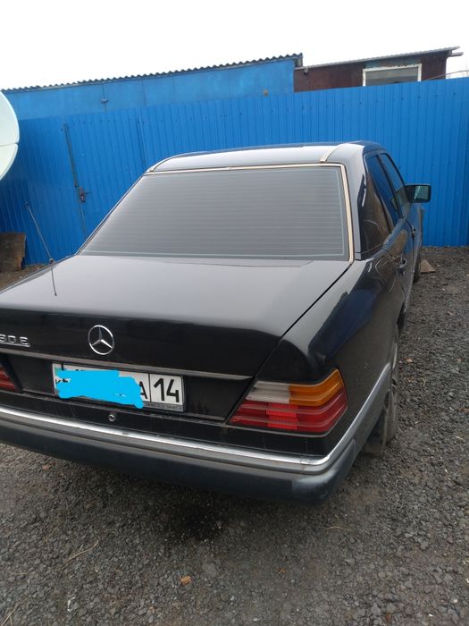 Автомобиль Мерседес