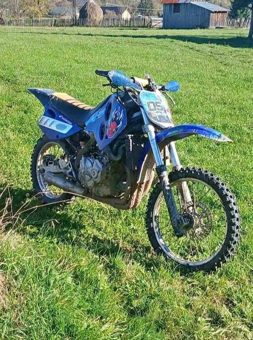 Cross cu motor de Honda CBR 600