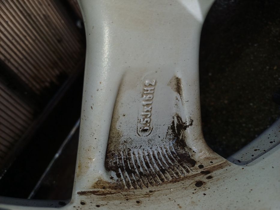 Roti aliaj  16 Zolli  215/ 70 R 16 T Semperit 17 zolli de iarna Mitsub