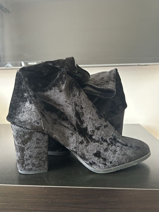 Botine din catifea