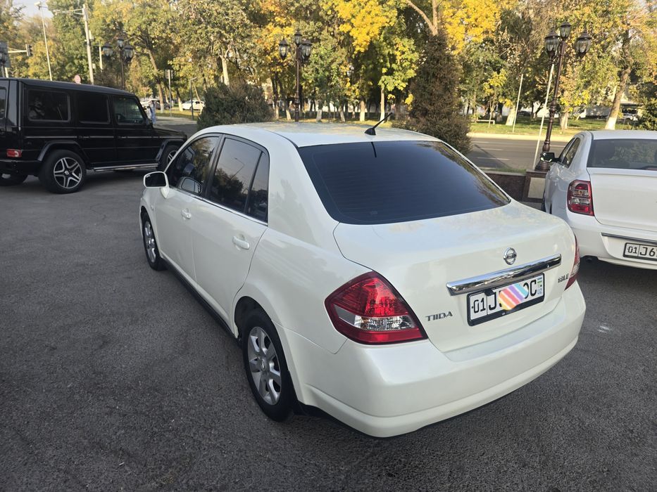 Nissan Tida Oq 2027 Yil 277000 Pirabek