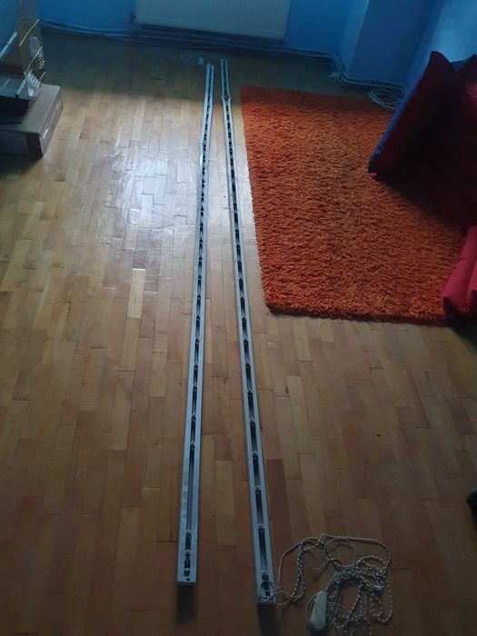 Șina pentru jaluzele verticale