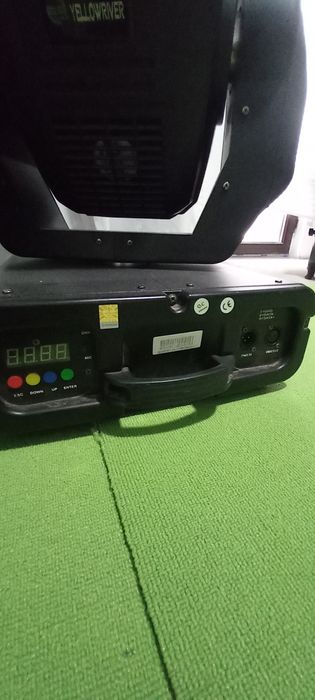 Roboți  de lumina/moving head  beam 580w