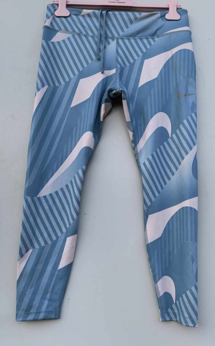 Nike оригинален дамски клин М/Л размер