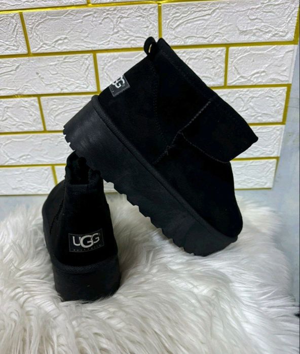Ugg uri dama imblanite
