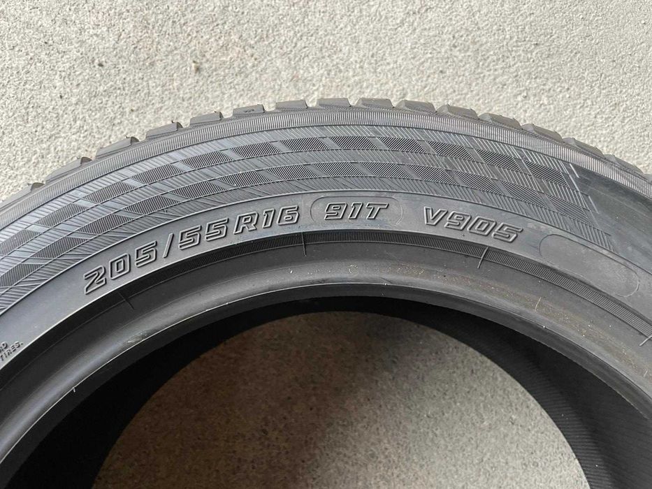 Cauciucuri  noi Yokohama 205/55r16 Pret cu TVA