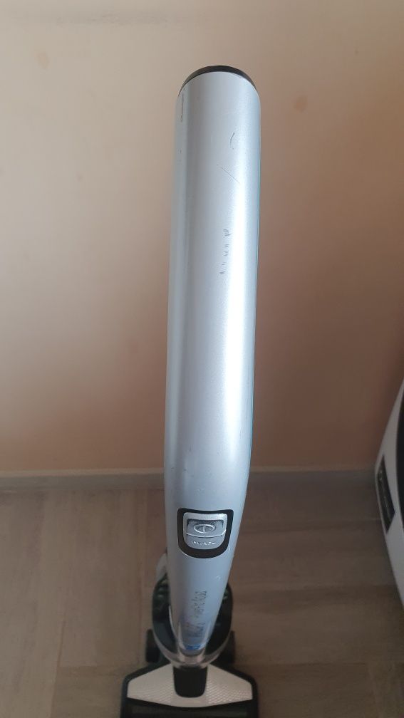 Philips PowerPro Aqua | Безкабелна прахосмукачка 3 в 1
FC6404/01