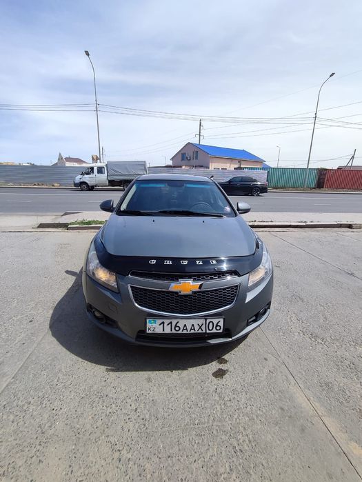 Продается Chevrolet Cruze 2011 г. 1.8. Автомат