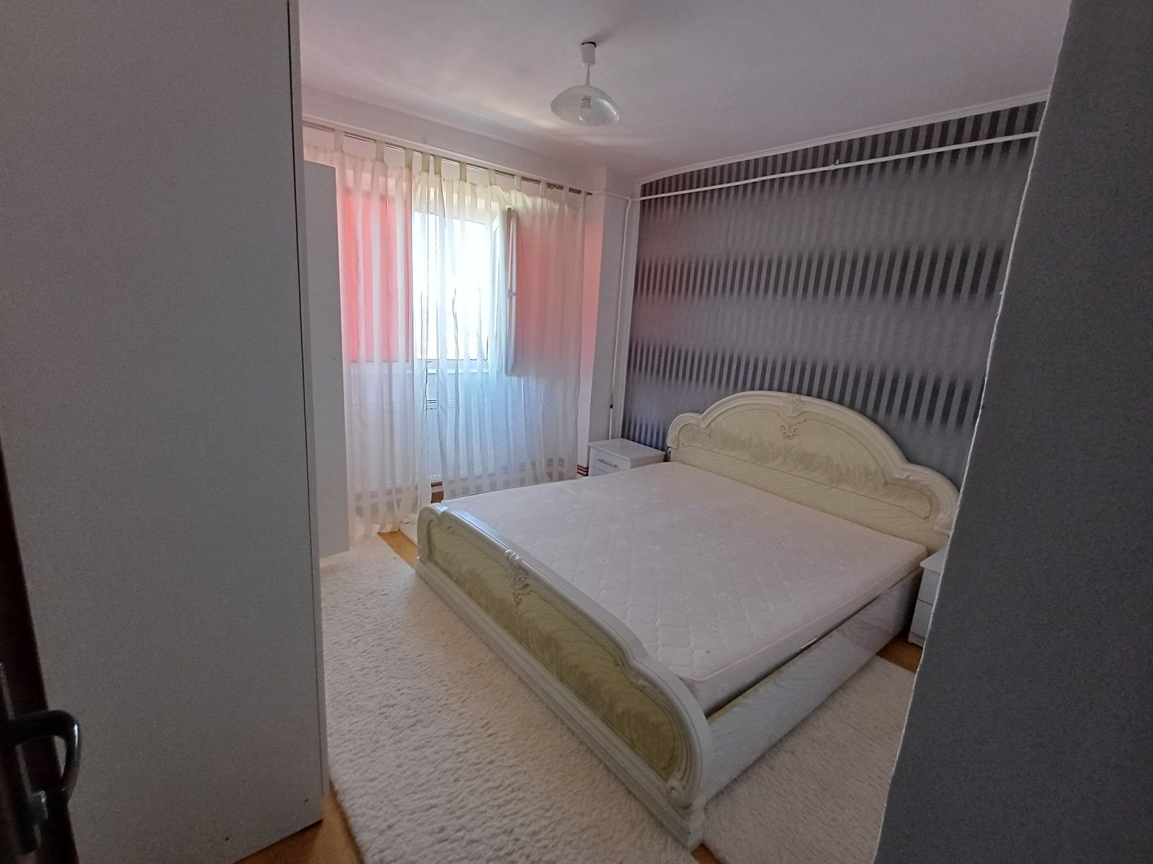 Inchiriez apartament 2 camere
