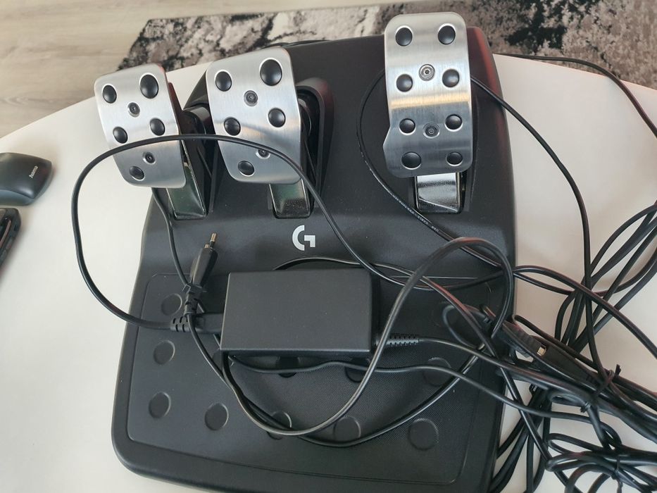 Волан Logitech G923 Sim Racing Wheel , Скоростен лост Logitech Driving