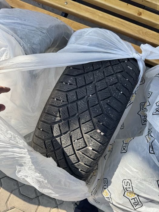 Продам зимние шины Continental