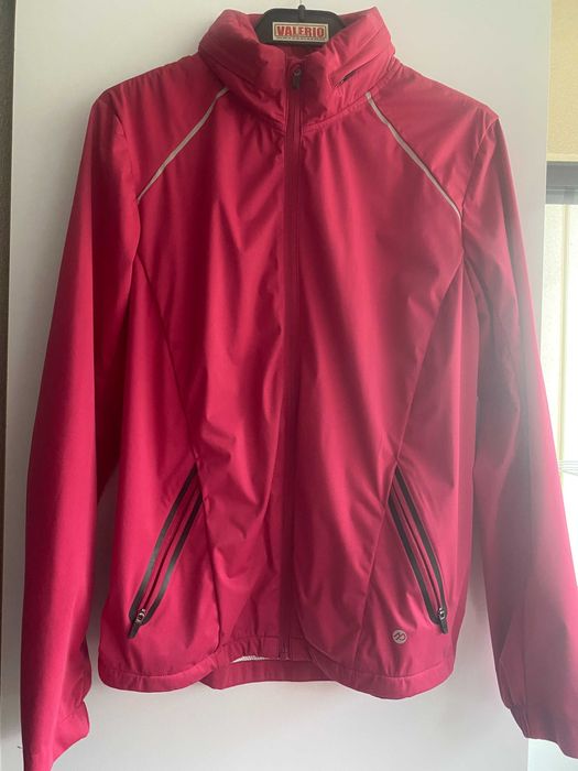 Jacheta/Geaca sport C&A, roz, subtire, S/36 cu gluga ascunsa, nou