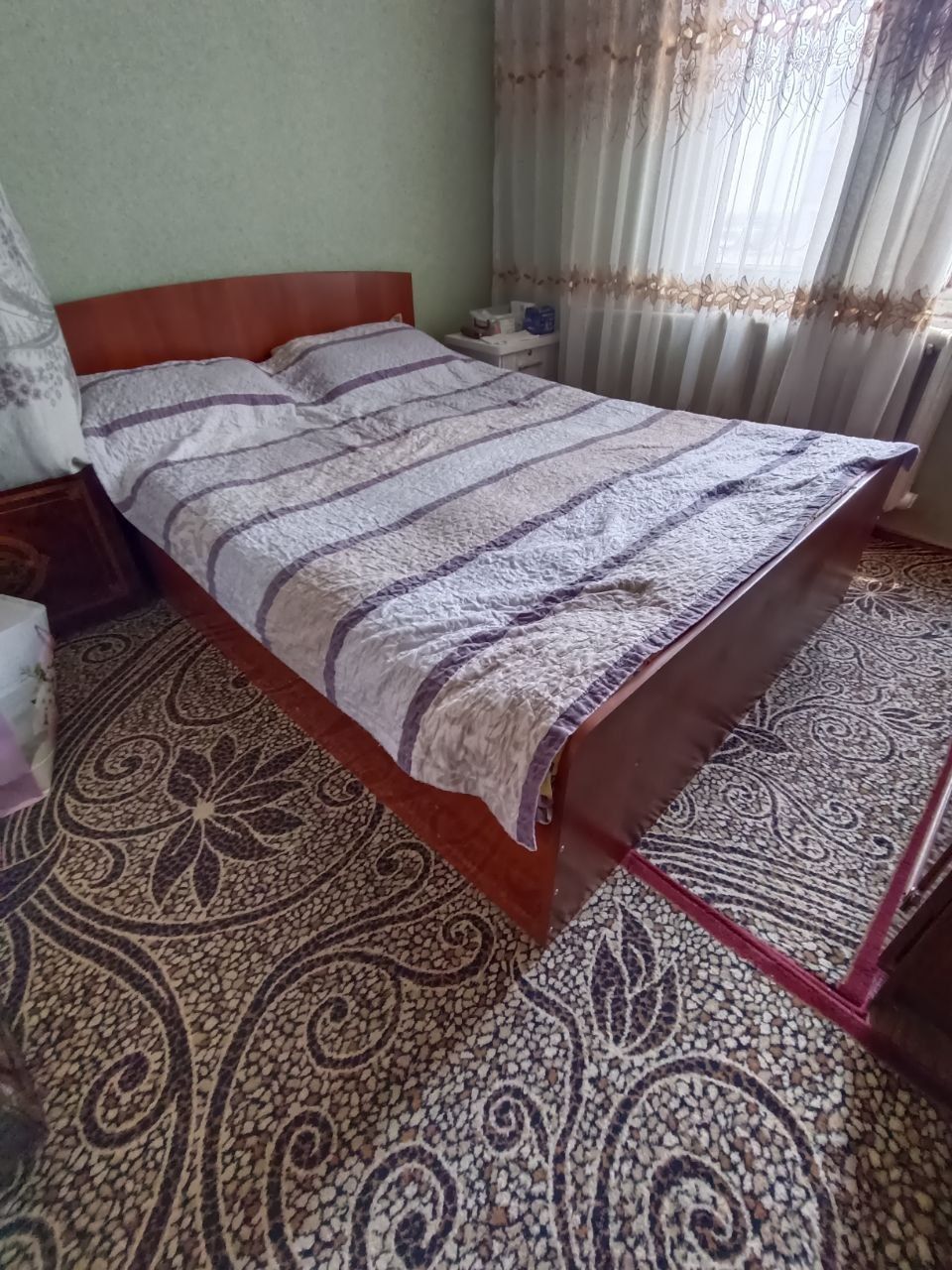 Продаётся кровать полуторка