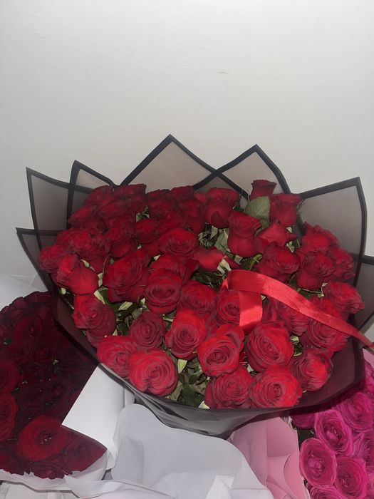 Большие букеты за 15000.