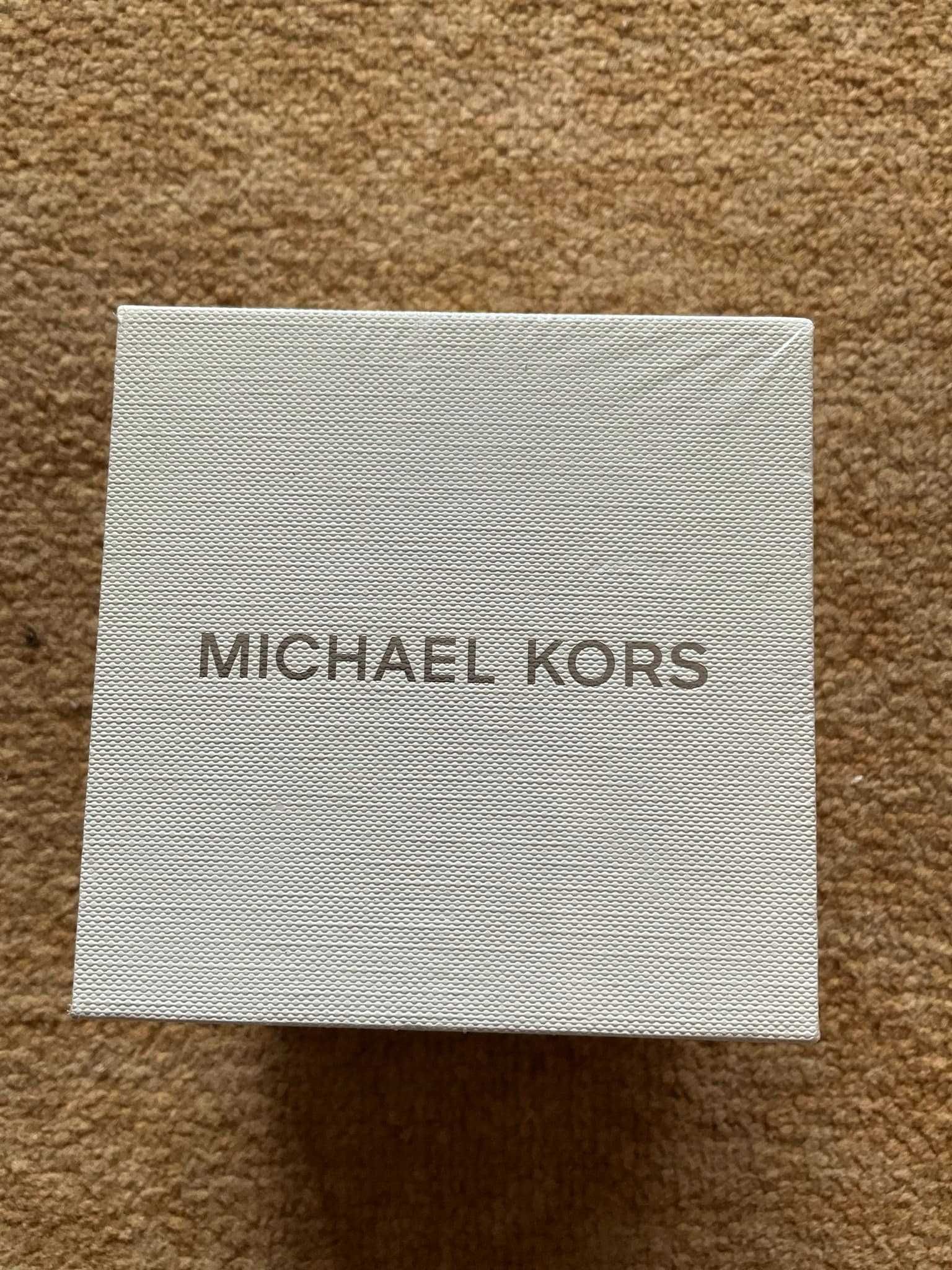 Oригинален часовник Michael Kors с ПОДАРЪК гривна