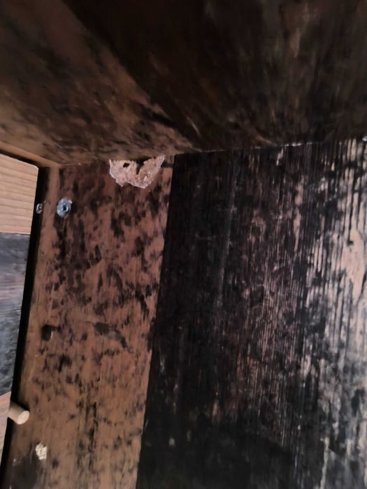 Бюро с едно чекмедже.