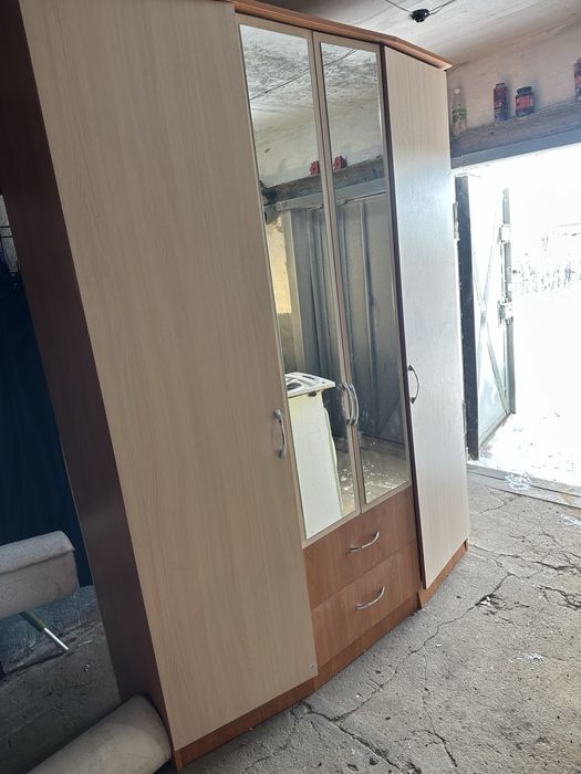 Продам шкаф иприхожку