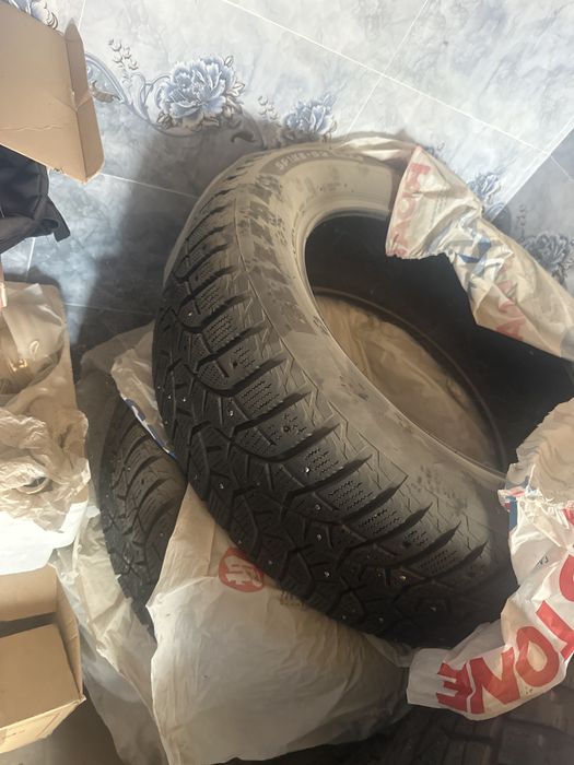 Зимние шины Bridgestone Blizzak Spike-02 SUV 275/55 R20 117T