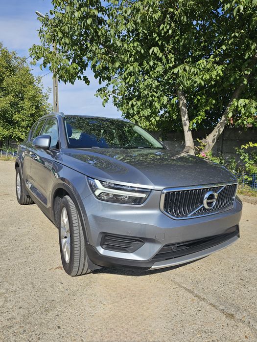 Volvo XC40 Momentul D3