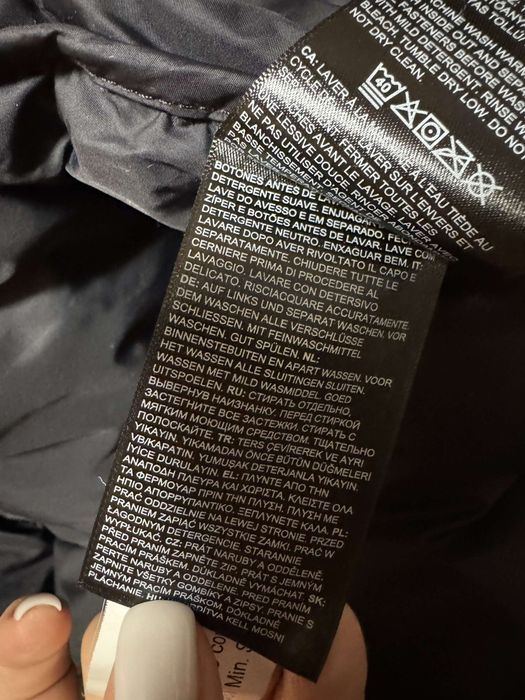 Vand geaca the north face,pentru femei.Marimea m