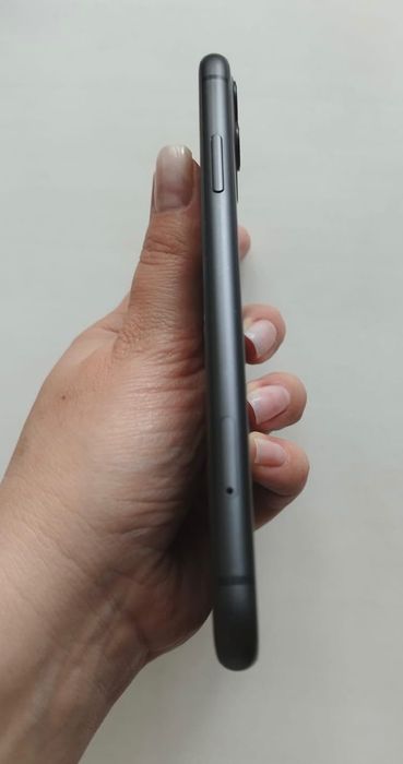 iPhone 11 в отличном состоянии