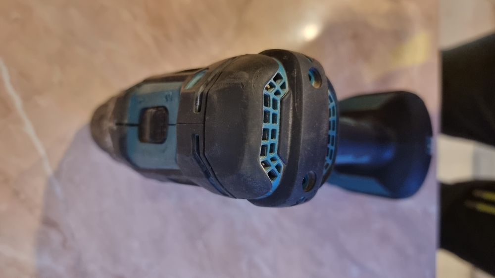 Unelte și scule de firma instalații Makita