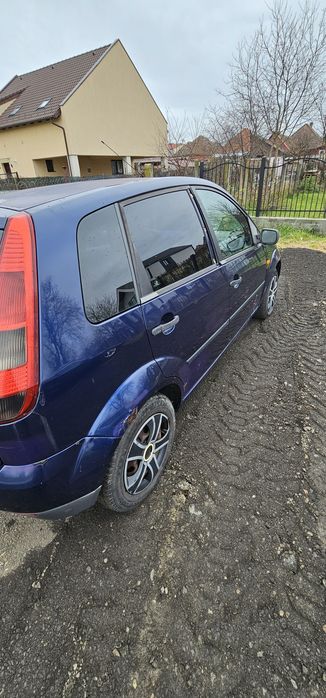 Vând Ford Fiesta 1.3 benzina