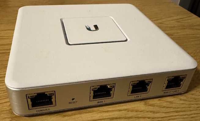 Ubiquiti USG рутер + Cloud Key Gen2