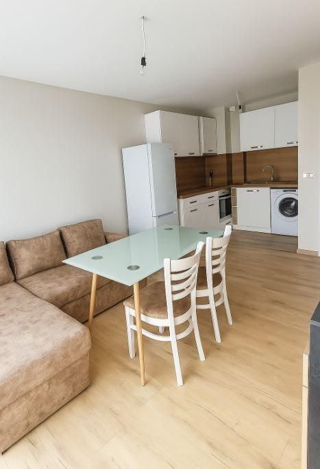 Двустаен апартамент в района на Владислав Варненчик!