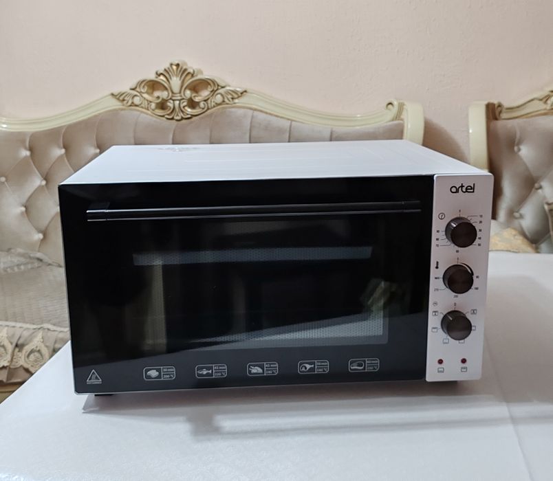 Продаю духовку Artel MD 4218 L.