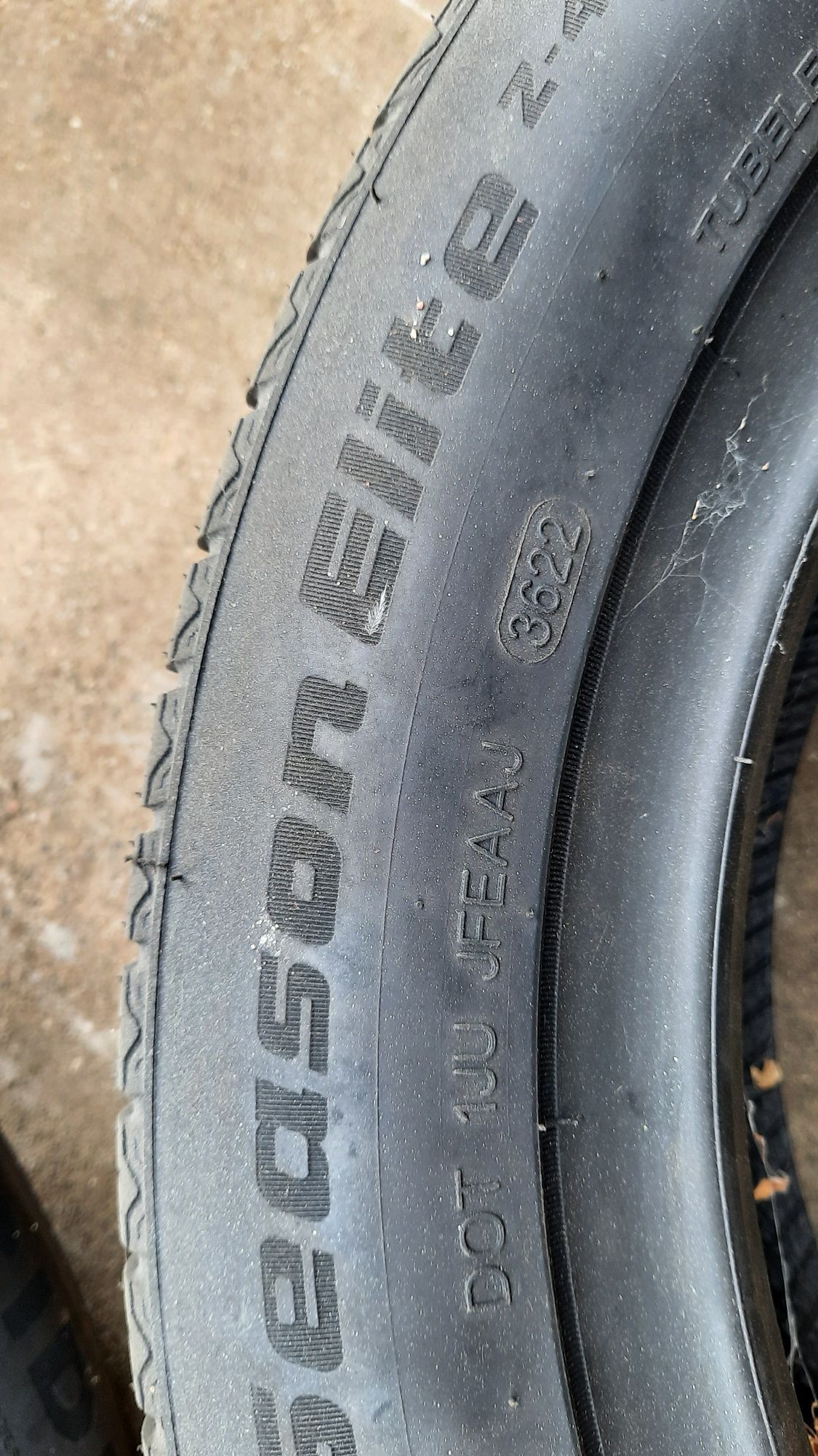 Vand cauciucuri noi 205/55r16 pret 500lei ambele