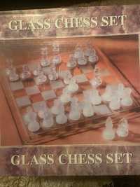 Стъклен шах с всичко