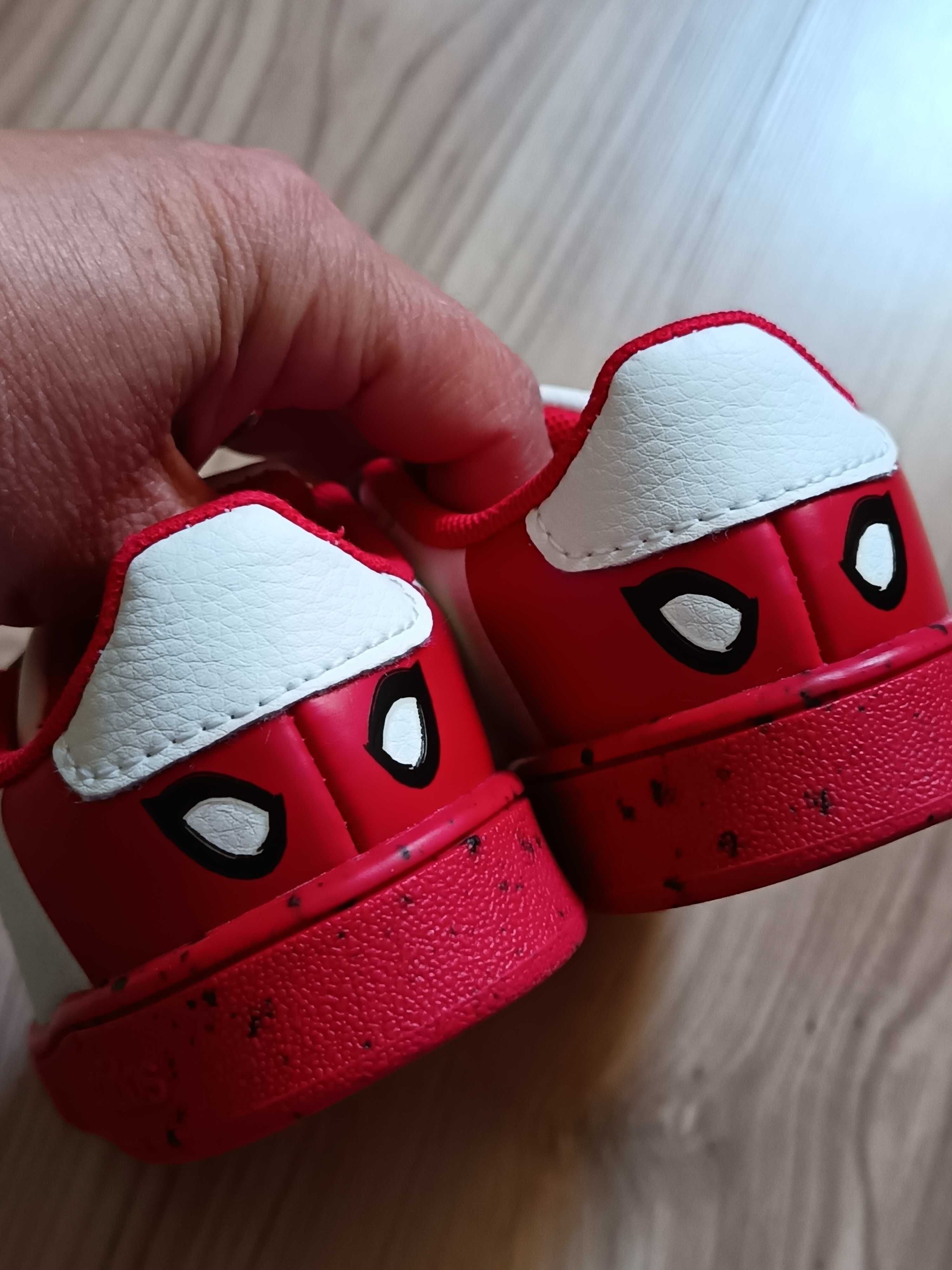 Детски сандали keen и маратонките Adidas 23,5номер.