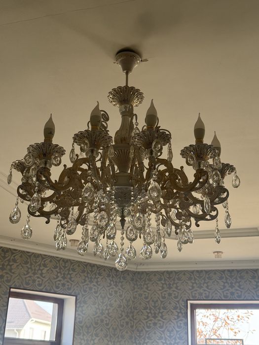 Продам люстру в идеальном состоянии