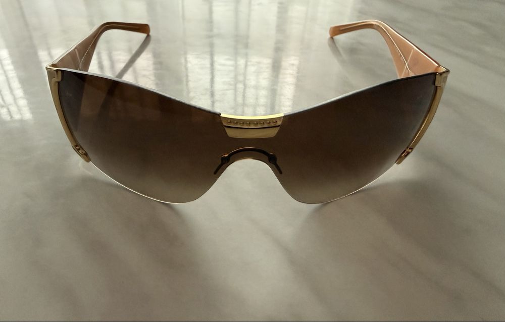 90 лева нови слънчеви очила на VOGUE