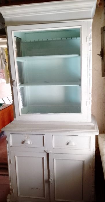Продам старинный буфет