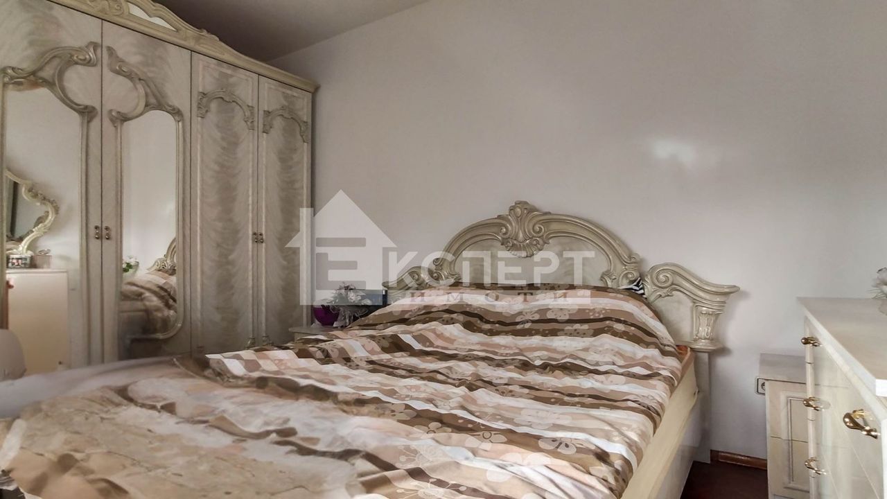 Продава се Тристаен апартамент в Пловдив, Кючук Париж - 82 кв.м за 1891 €/кв.м - Снимка #9