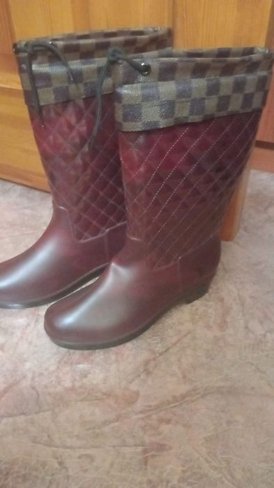 Резиновые сапоги